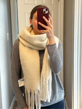 NEW H&M scarf